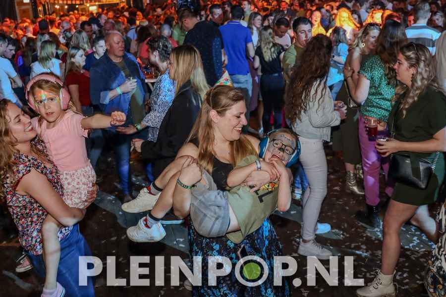 Publiek    Bezoekers (155)